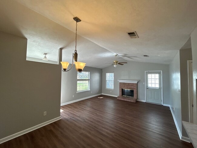 Building Photo - 2BR/2BA Townhome. BRAND NEW FLOORS