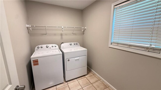 Building Photo - 737 Calico Ln