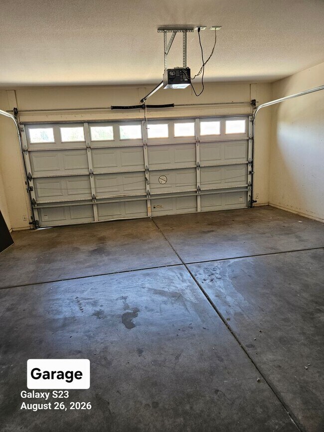 Building Photo - 1107 E San Tan Dr