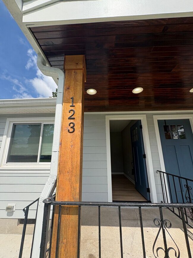 Building Photo - 123/125 Sequoia Drive