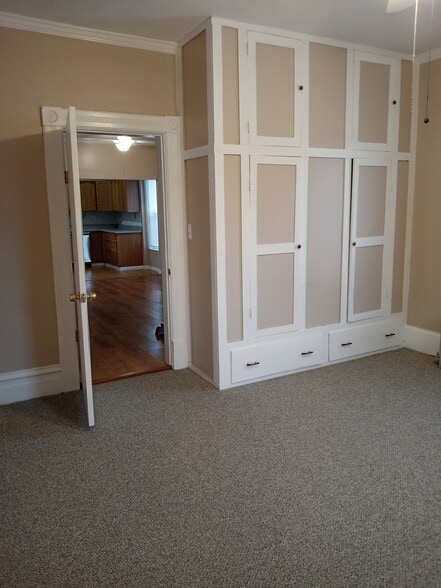 Building Photo - 1261 Bloomer Rd