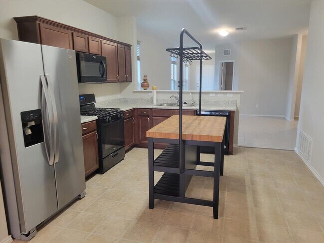 Building Photo - 221 Compania Cove