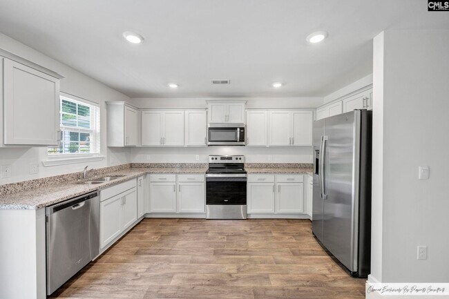 Building Photo - 148 Rushton Dr
