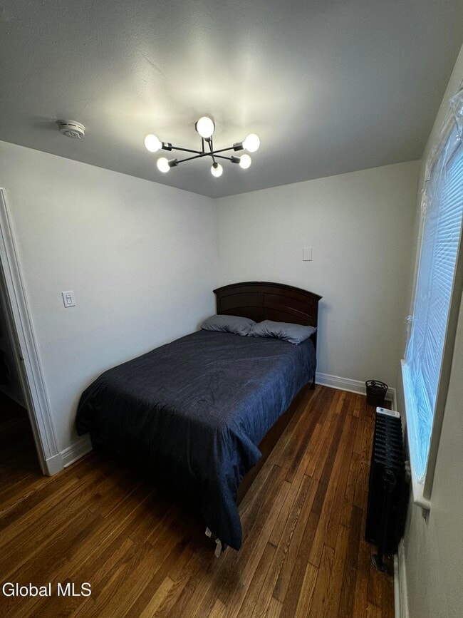 Building Photo - 612 Union St