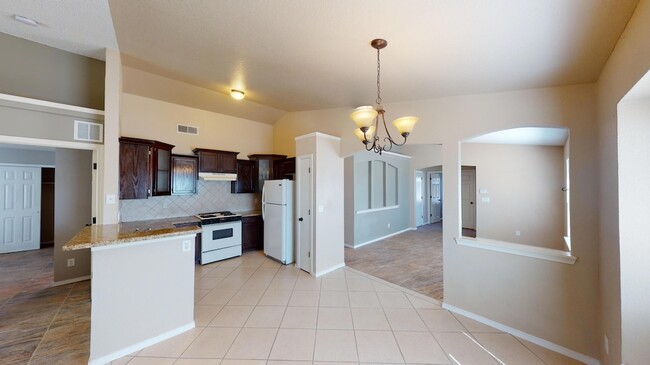 Building Photo - 14336 Desert Sage Dr