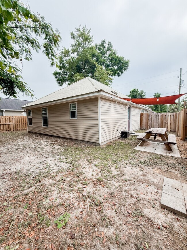 Building Photo - 48 Ruby Ln