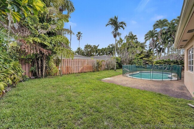 Building Photo - 4721 Sarazen Dr