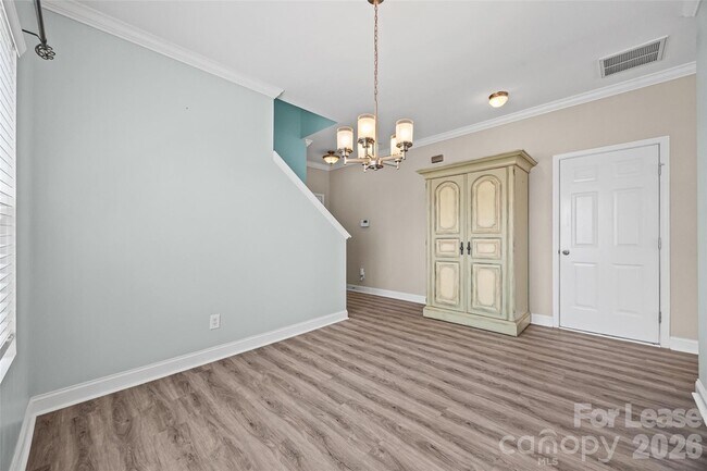 Building Photo - 2090 Shady Pond Dr