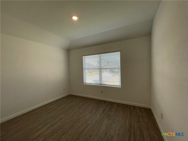 Building Photo - 414 Fairy Duster Dr