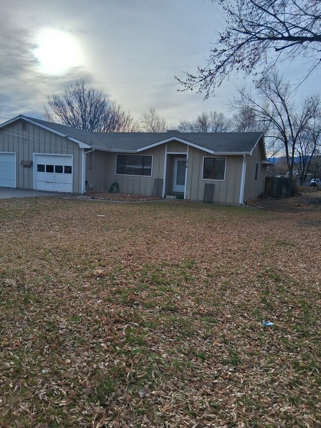 Building Photo - 1210 Sherman Ave