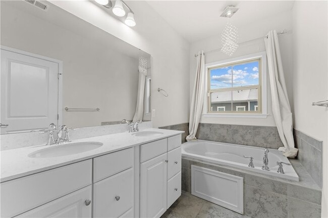 Building Photo - 2008 Hemlock Ln