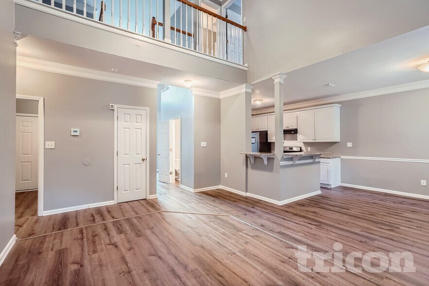 Building Photo - 2200 Sugarbirch Dr