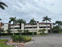 Building Photo - 3220 S Shore Dr