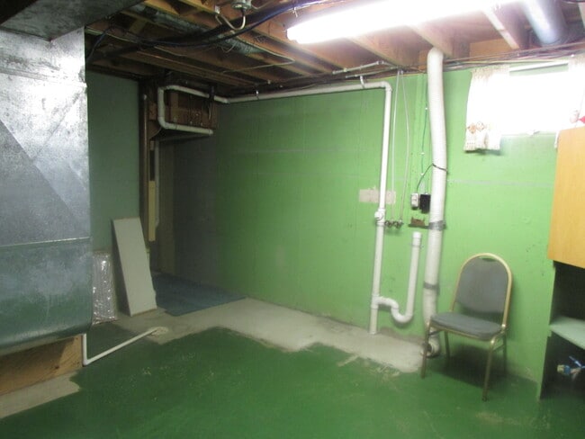 Building Photo - 3 BED | 2 BATH | CARPORT | WEST RAPID