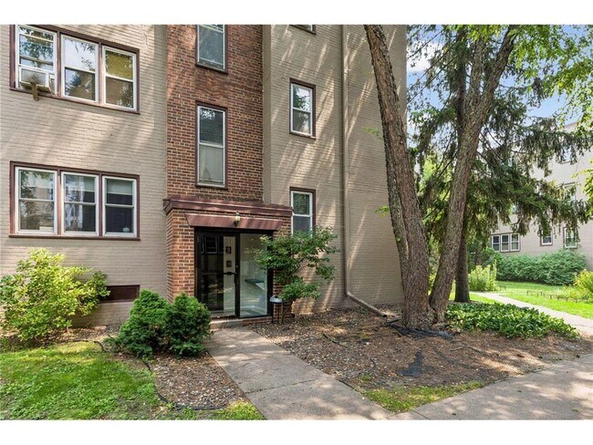 Building Photo - 3128 W Bde Maka Ska Blvd