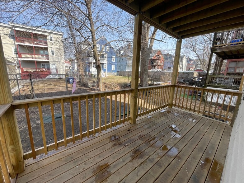 Building Photo - 33 Dunlap St