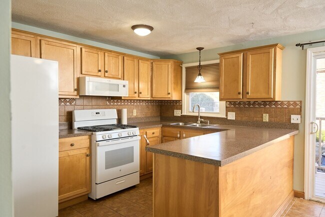 Building Photo - 3 Woodland St