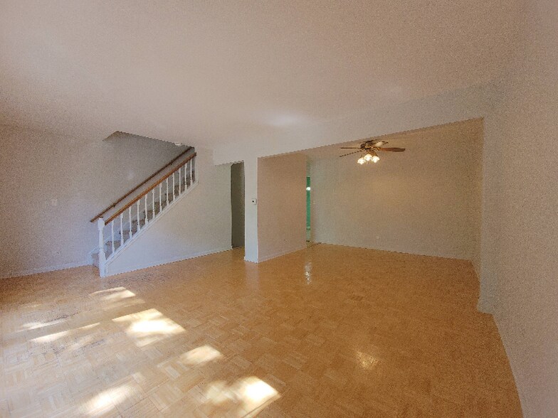 Building Photo - 1006 Portland Dr