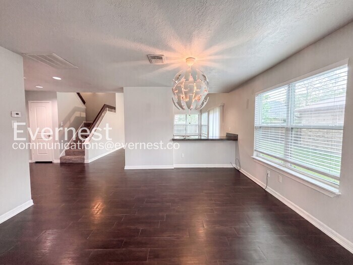 Building Photo - 7842 Royan Dr