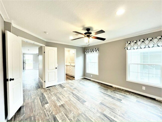 Building Photo - 3031 SW 108th St
