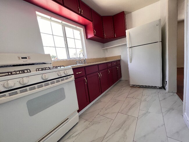 Building Photo - 158 S Bonnie Ave