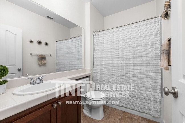 Building Photo - 506 Monet Ln