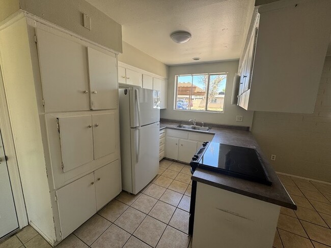 Building Photo - Maryvale 4 Bedroom