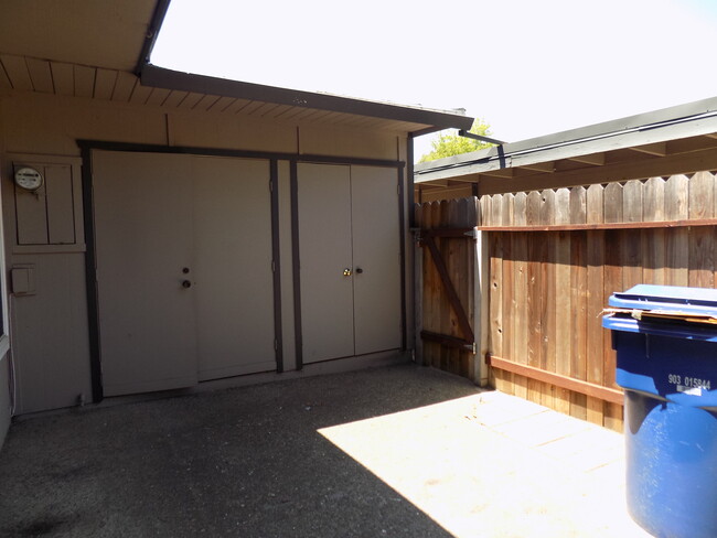 Patio from slider (left side doors: washer/dryer hook up) - 4957 Vir Mar St