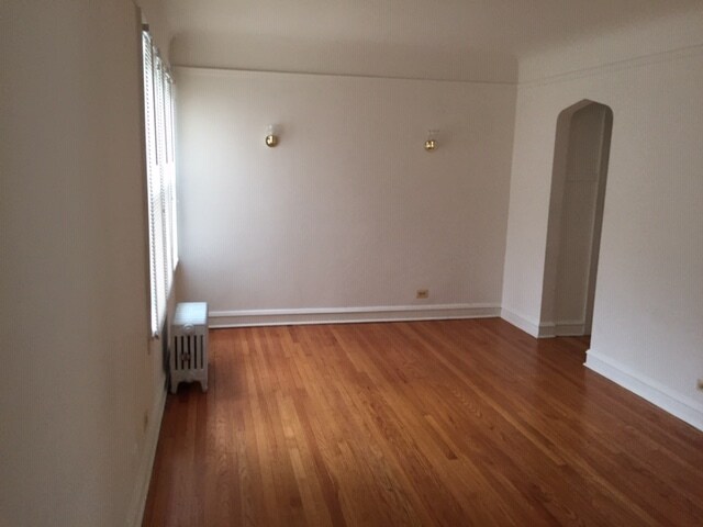 Building Photo - 6032 Irving Park Rd