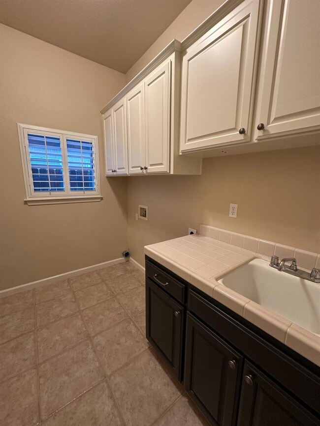 Building Photo - 535 W Decatur Ave