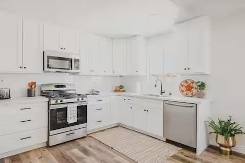 Building Photo - 61470 Granada Dr