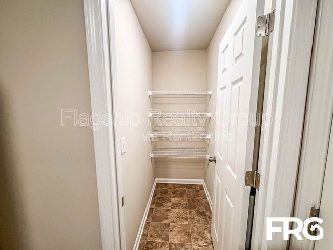 Building Photo - 110 Highland Pk Dr