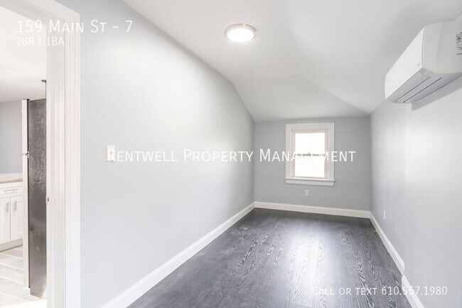 Building Photo - 159 Main St