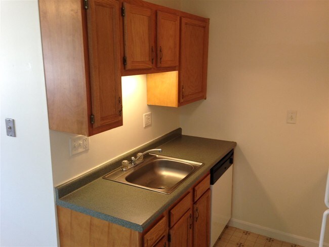 Building Photo - 3861 Brown Ave