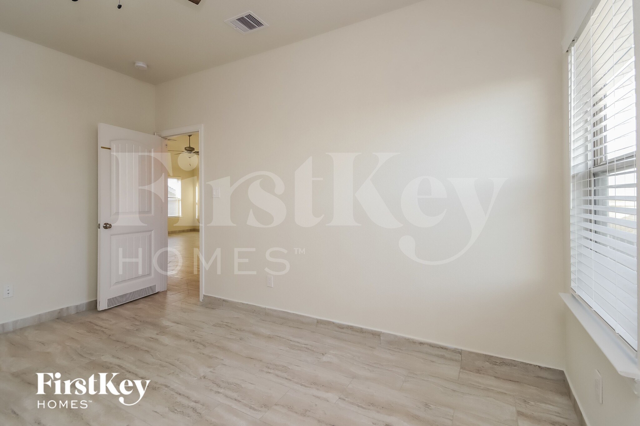 Building Photo - 2826 Torrey Pines Dr