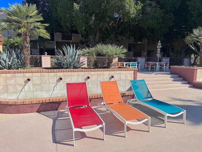 Building Photo - 3031 N Civic Center Plaza