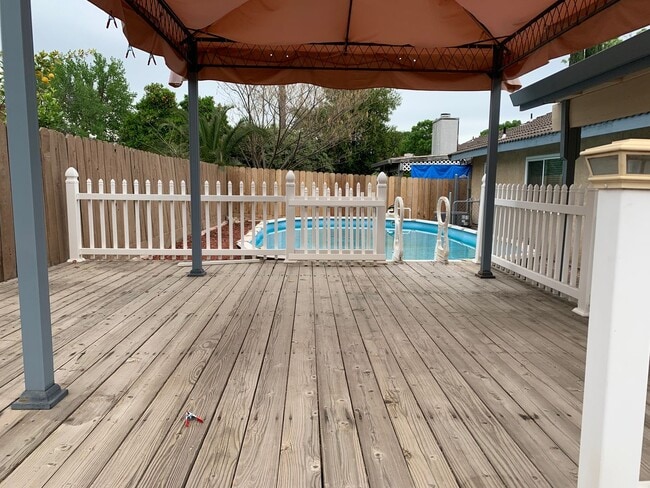 Building Photo - Home with a Pool