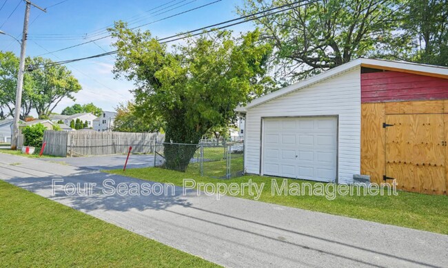 Building Photo - 139 Belview Ave