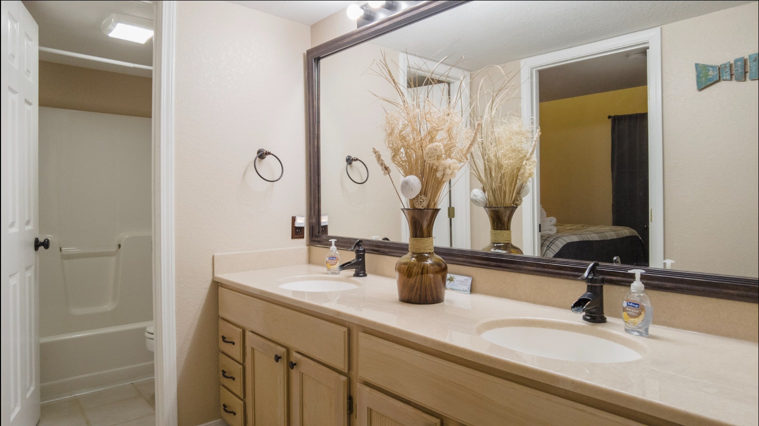 Building Photo - 420 Fall Creek Dr