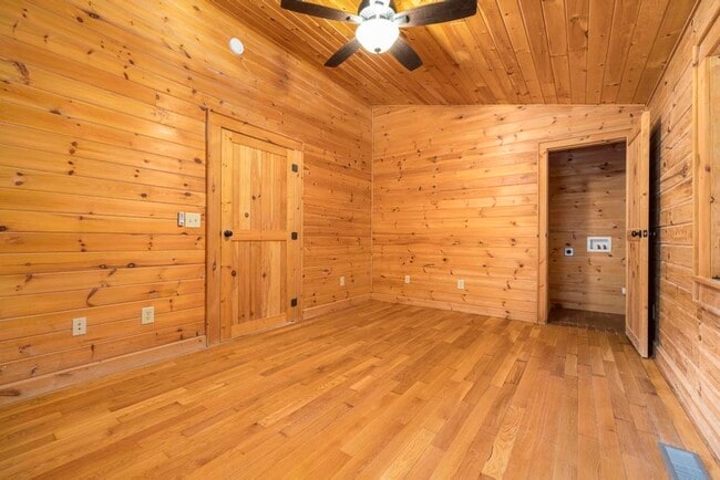 Building Photo - 338 Cherokee Cir