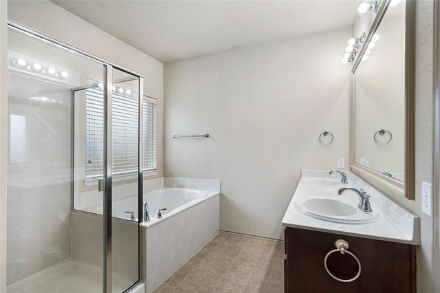 Building Photo - 649 Cattlemans Way