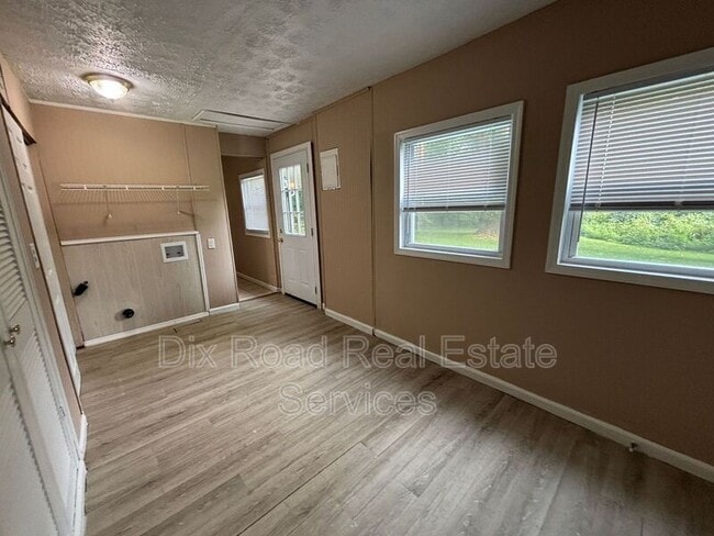 Building Photo - 1739 Embury Park Rd