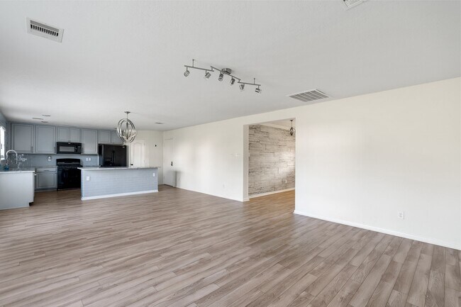 Building Photo - 18102 Clayton Bluff Ln