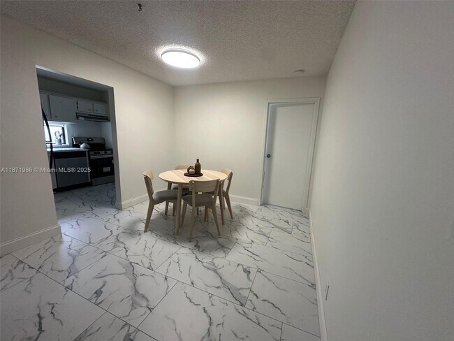 Building Photo - 16909 N Bay Rd