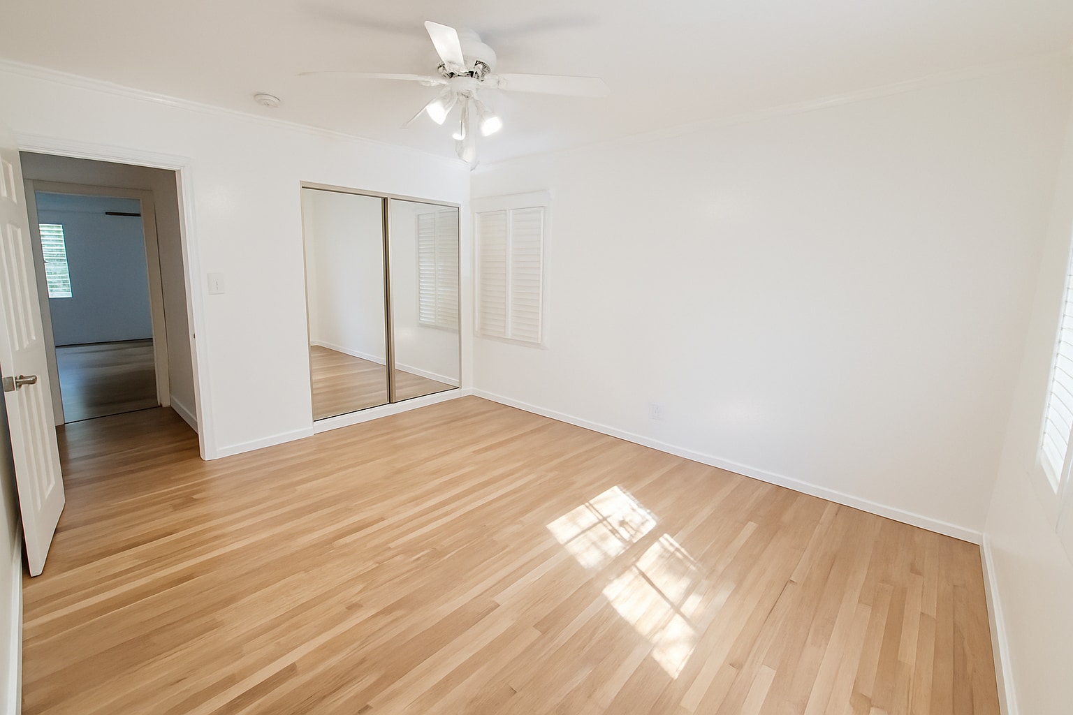 Building Photo - 17429 Burbank Blvd