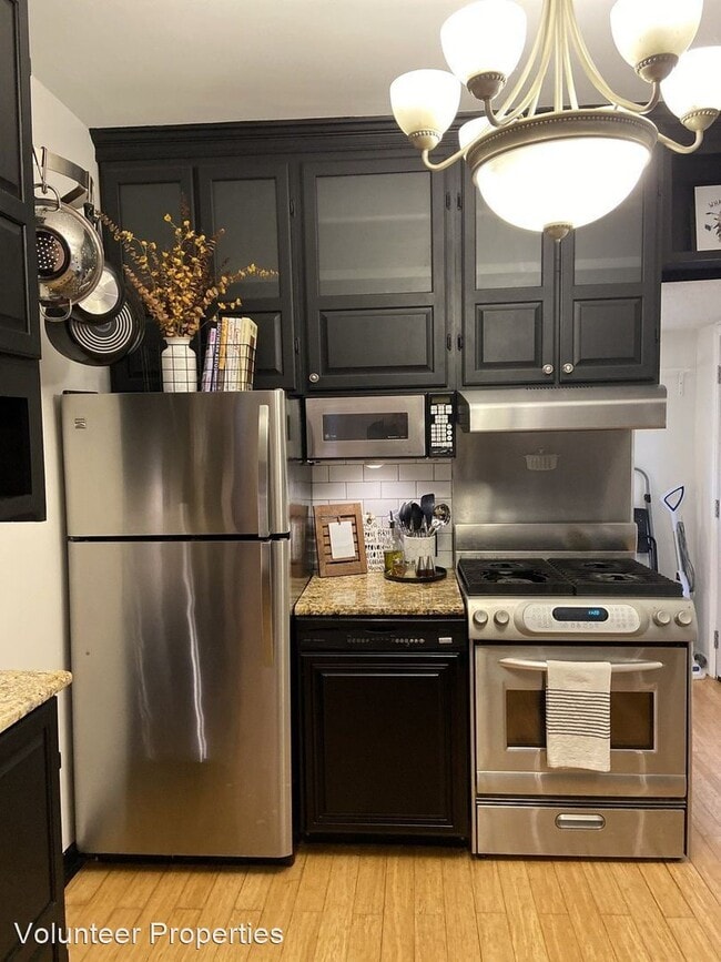 Building Photo - 3 br, 2 bath House - 401 Cleves St.