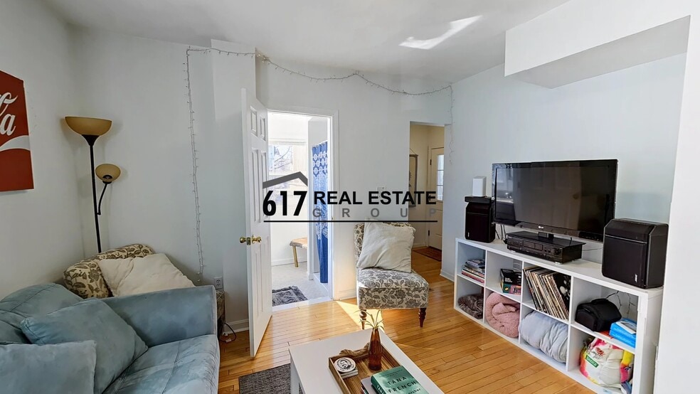 Building Photo - 50 Derby St