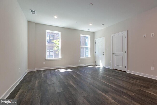 Building Photo - 2328 Water Promenade Ave