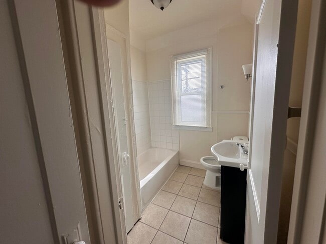 Building Photo - 2293 W Philadelphia St