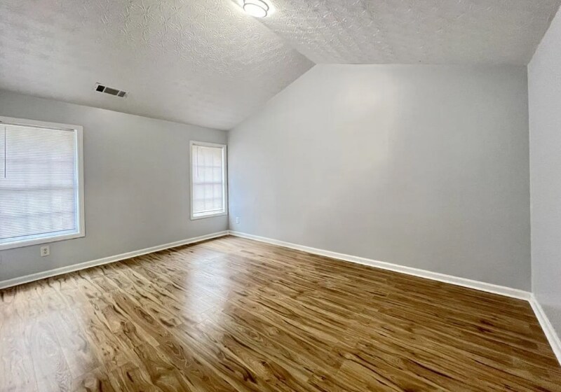 Building Photo - 1060 Grace Dr